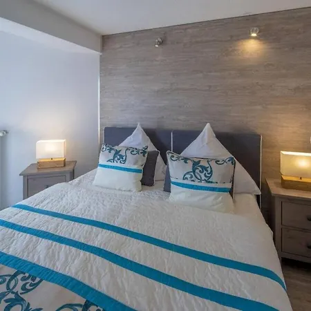 Maarhoehe In The Maarberg Feriehus Schalkenmehren