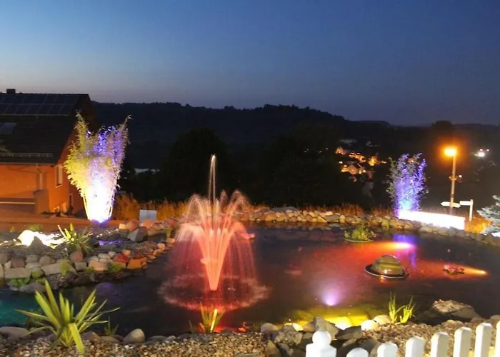 Maarhoehe In The Maarberg 度假居